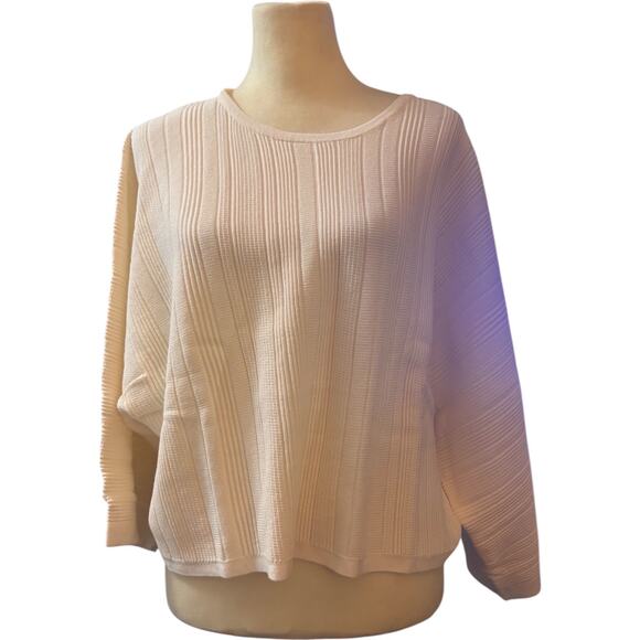 Wynne Layers Cream colored boxy fit blouse. Size XL. Cotton and Viscose. - Picture 1 of 5